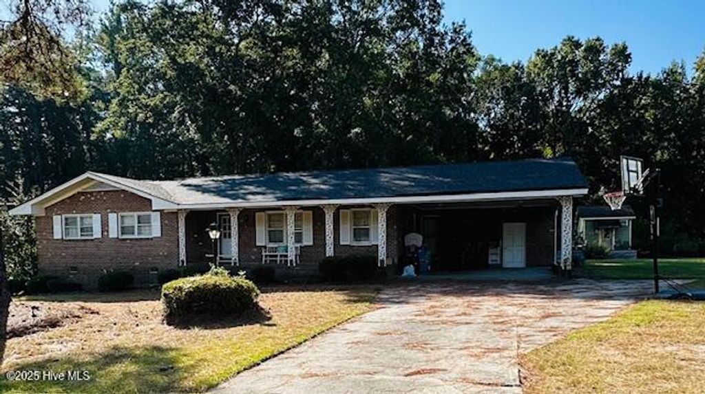Photo of 5424 Lakehaven Court, Wilson, NC 27896 (MLS # 100532935)