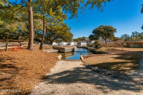 A home in Pine Knoll Shores