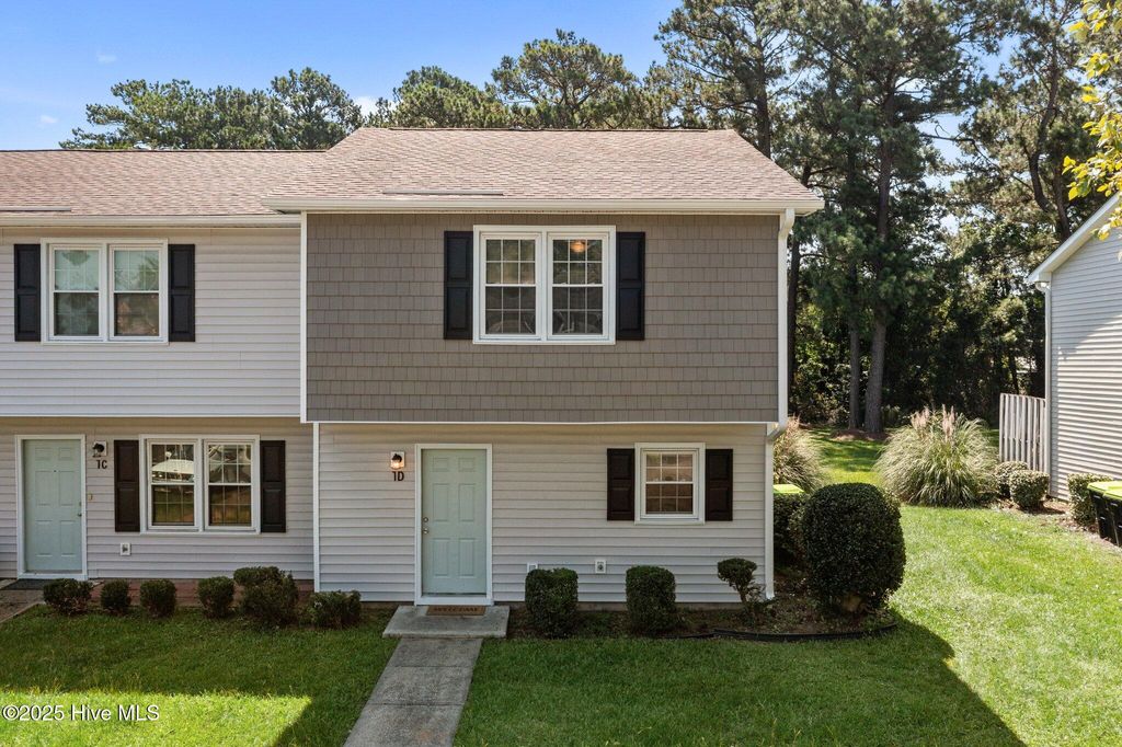 Photo of 1 Portwest Townhouses Drive #Apt D, Swansboro, NC 28584 (MLS # 100516208)