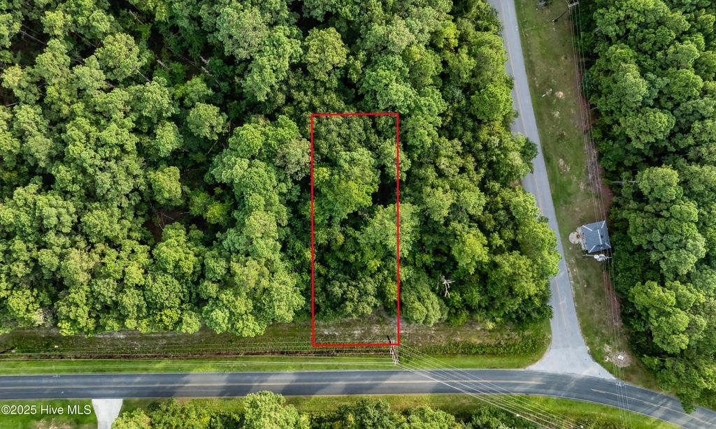 Photo of 422 Chadwick Acres Road, Sneads Ferry, NC 28460 (MLS # 100530058)