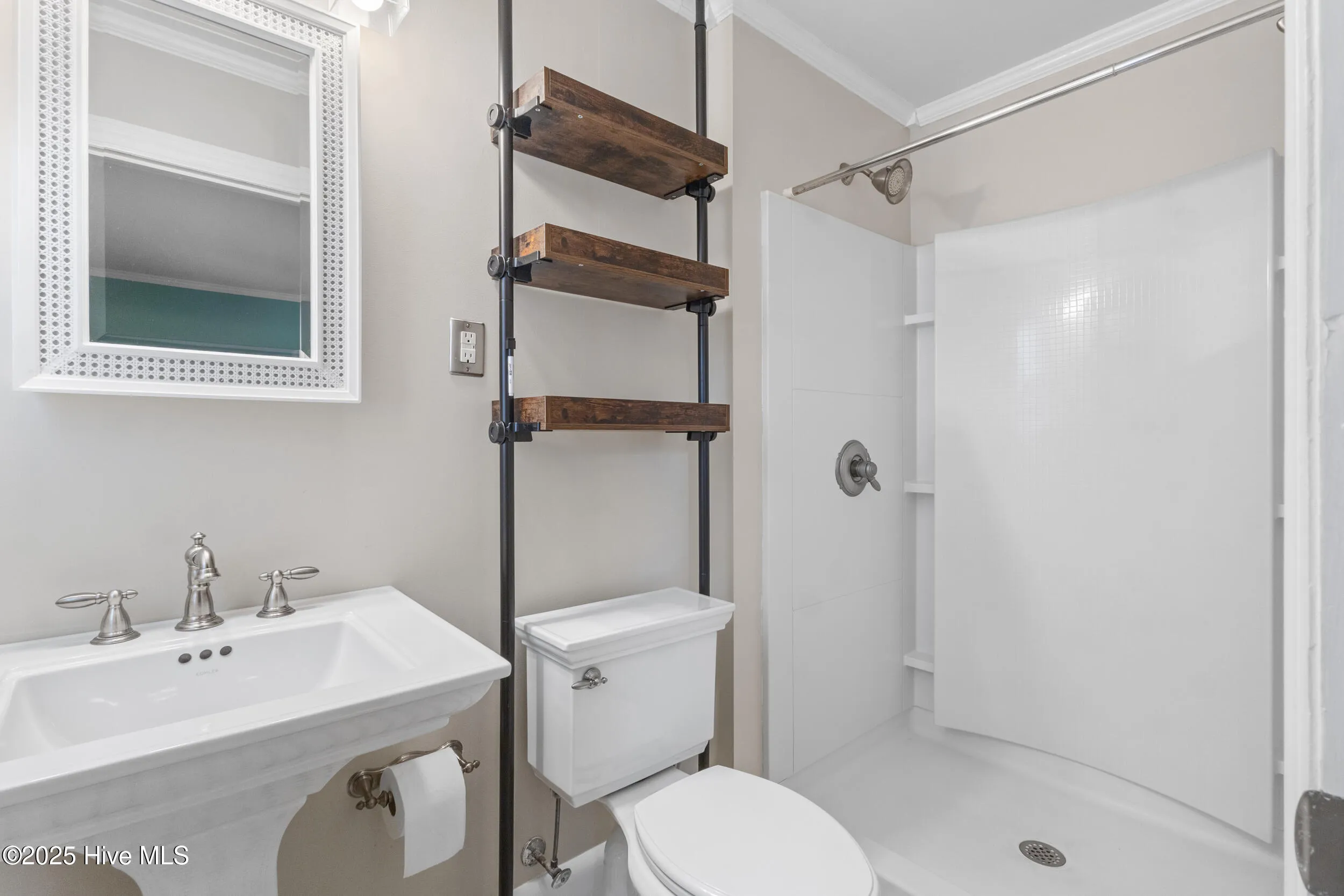 Wilmington, North Carolina 28409, United States, 3 Bedrooms Bedrooms, ,2 BathroomsBathrooms,Residential,Pending,101792