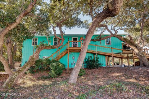 A home in Topsail Beach