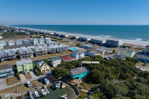 A home in Topsail Beach