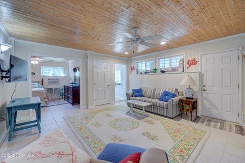 A home in Topsail Beach