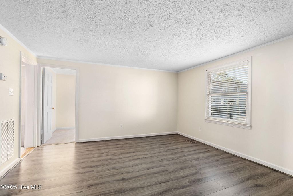 Photo of 326 River Walk Drive, New Bern, NC 28560 (MLS # 100528997)