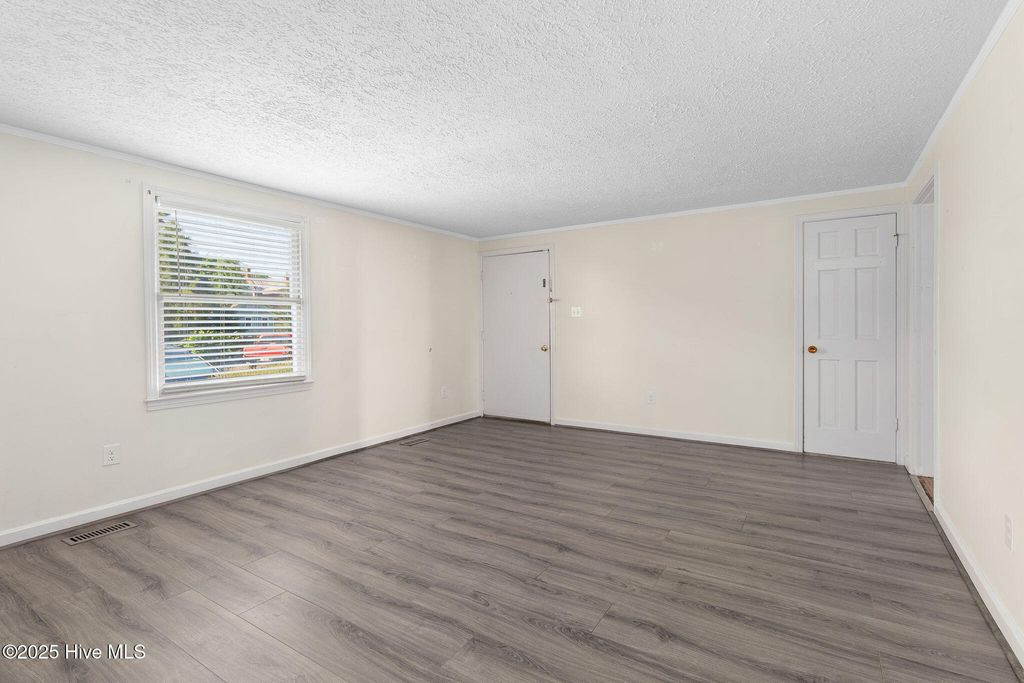 Photo of 326 River Walk Drive, New Bern, NC 28560 (MLS # 100528997)