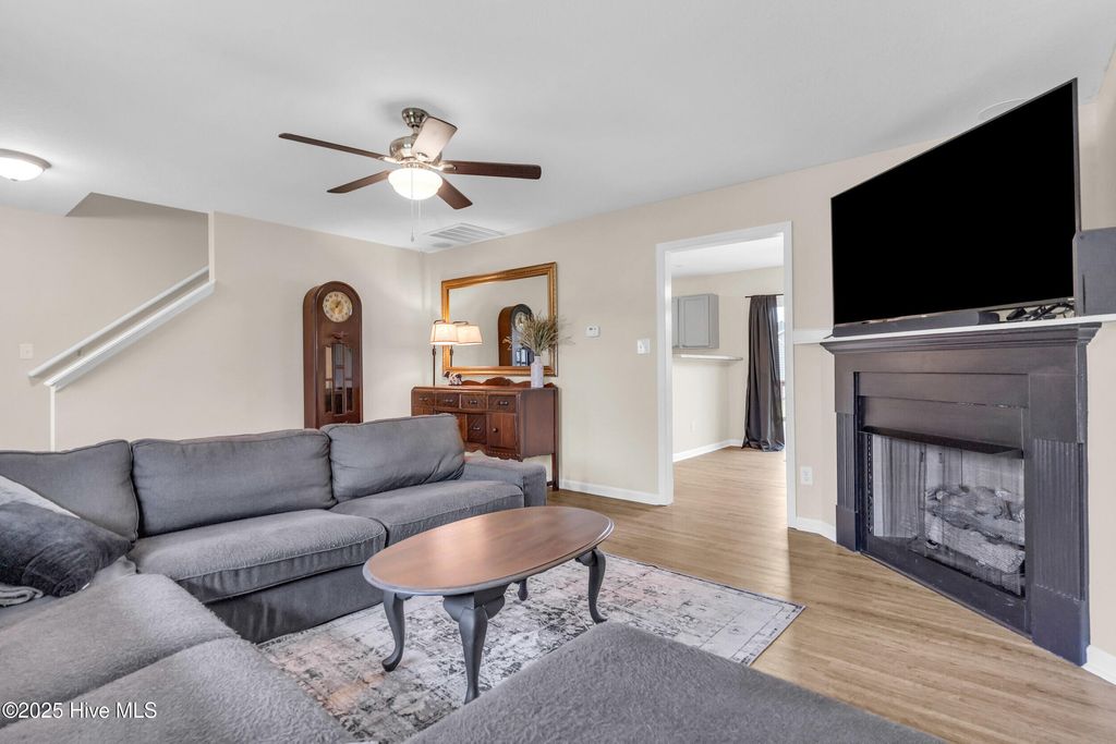 Photo of 200 Silver Court, Richlands, NC 28574 (MLS # 100526676)