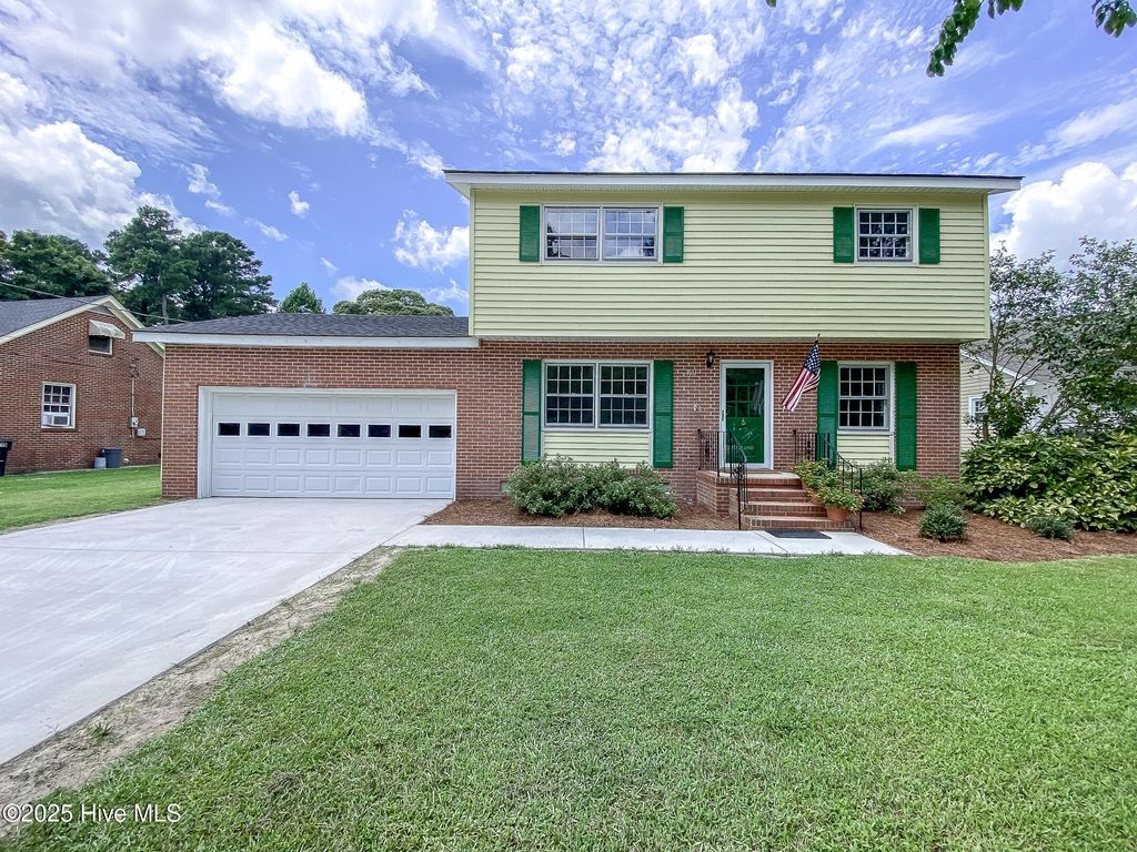 Photo of 1611 Midgett Drive, Elizabeth City, NC 27909 (MLS # 100522954)