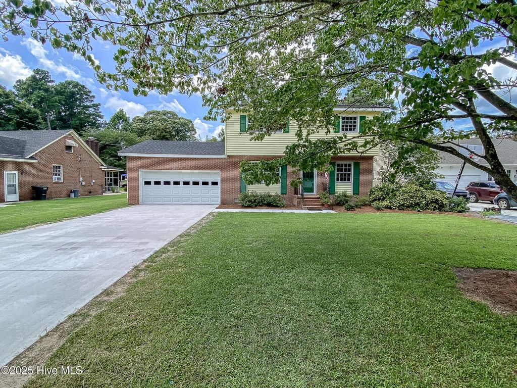 Photo of 1611 Midgett Drive, Elizabeth City, NC 27909 (MLS # 100522954)