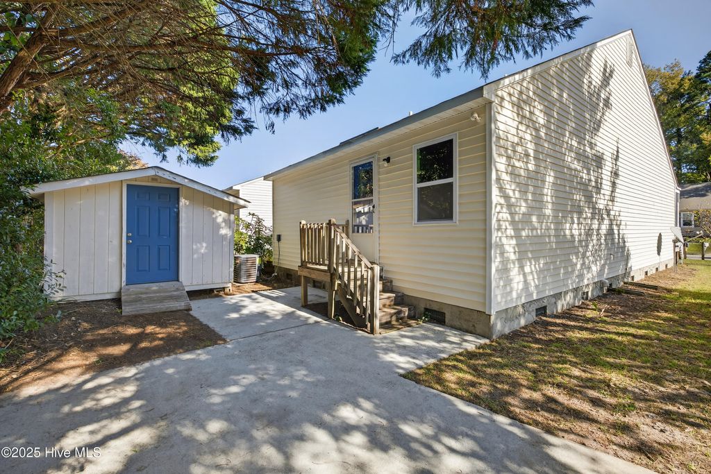 Photo of 716 Varsity Drive, Wilmington, NC 28403 (MLS # 100540185)