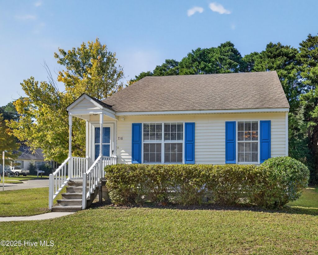 Photo of 716 Varsity Drive, Wilmington, NC 28403 (MLS # 100540185)
