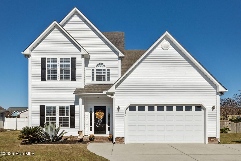 Photo of 224 Hickory Shores Drive, Newport, NC 28570 (MLS # 100539426)