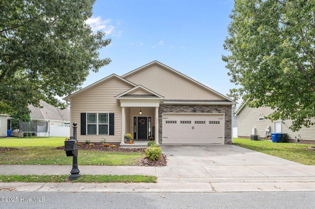 Photo of 4316 Davencroft Village Drive, Winterville, NC 28590 (MLS # 100534068)