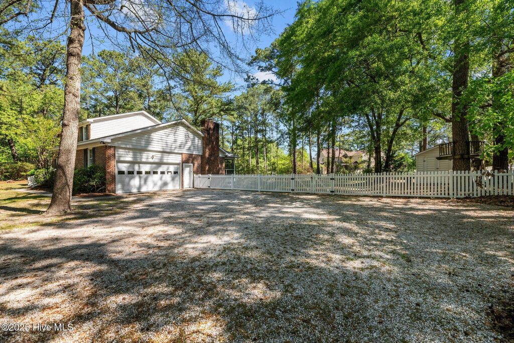 Photo of 801 Arcane Circle, New Bern, NC 28562 (MLS # 100504218)