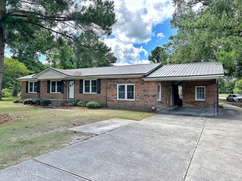 Single Family Residence in Beulaville NC 4704 Nc 24.jpg