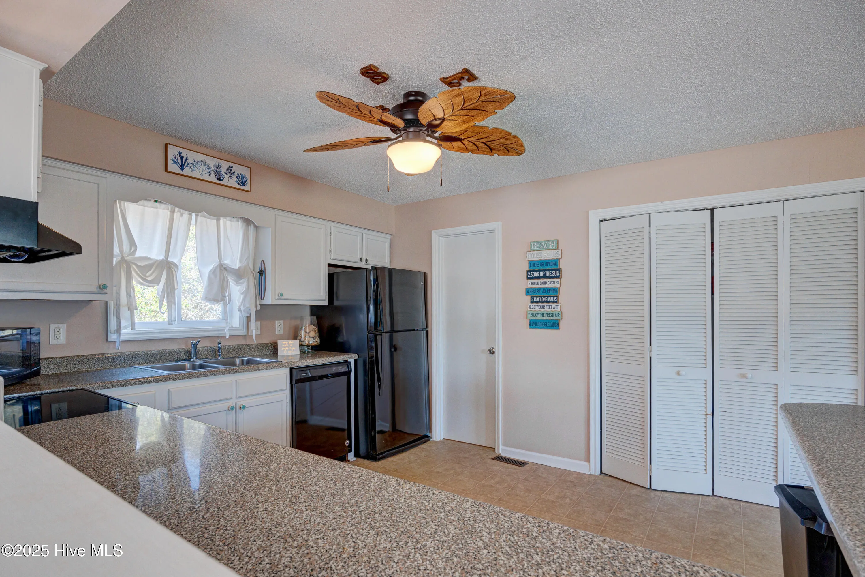 North Topsail Beach, North Carolina 28460, United States, 3 Bedrooms Bedrooms, ,3 BathroomsBathrooms,Residential,Active,96629