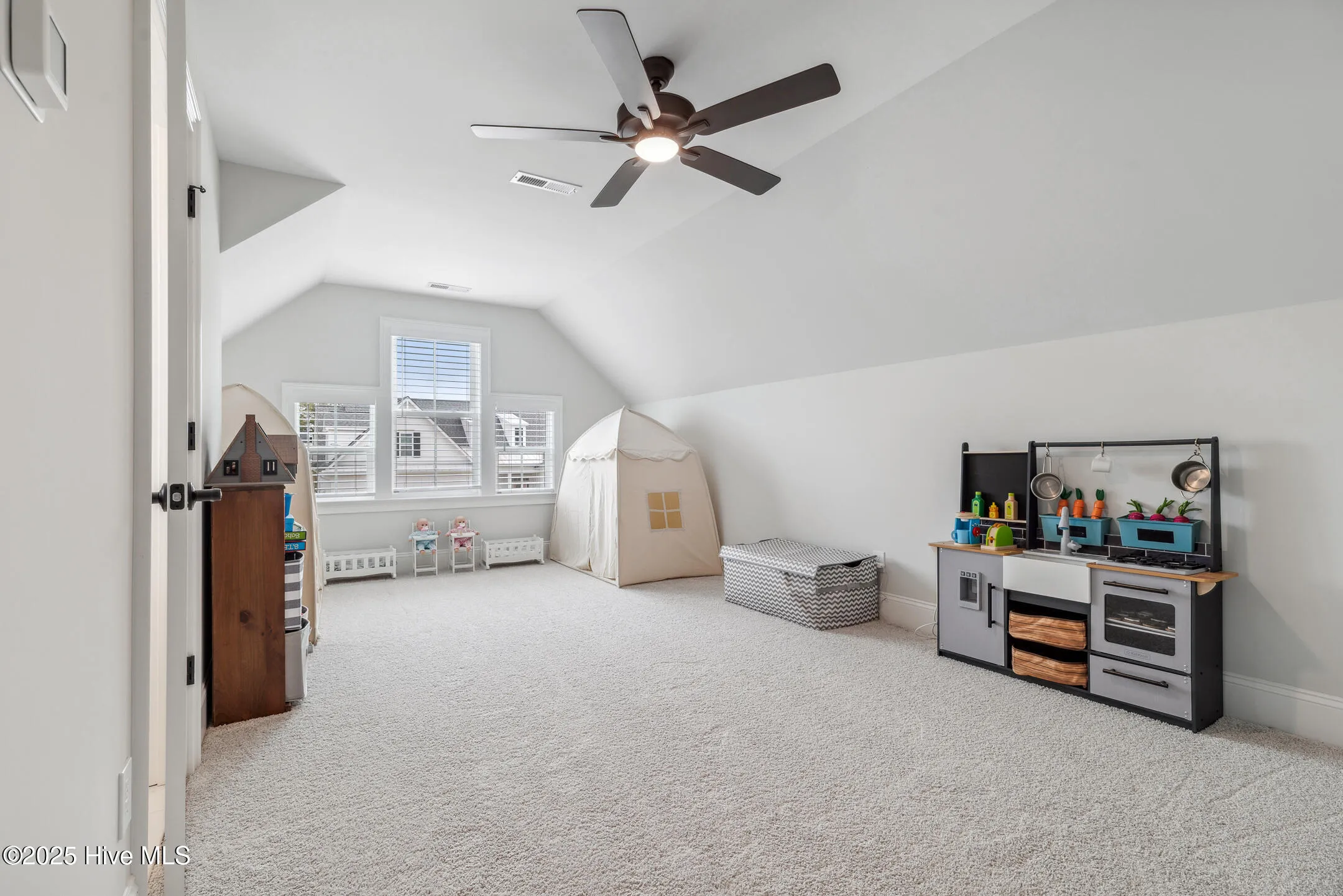 Hampstead, North Carolina 28443, United States, 4 Bedrooms Bedrooms, ,5 BathroomsBathrooms,Residential,Pending,107931