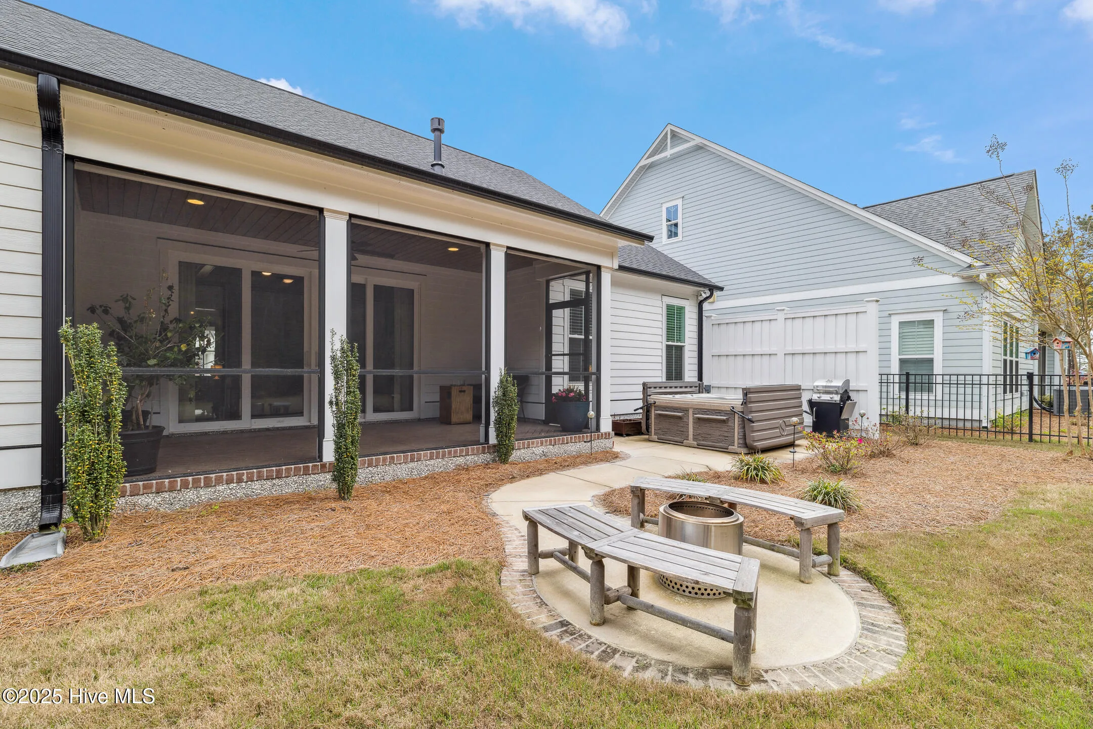 Hampstead, North Carolina 28443, United States, 4 Bedrooms Bedrooms, ,5 BathroomsBathrooms,Residential,Pending,107931