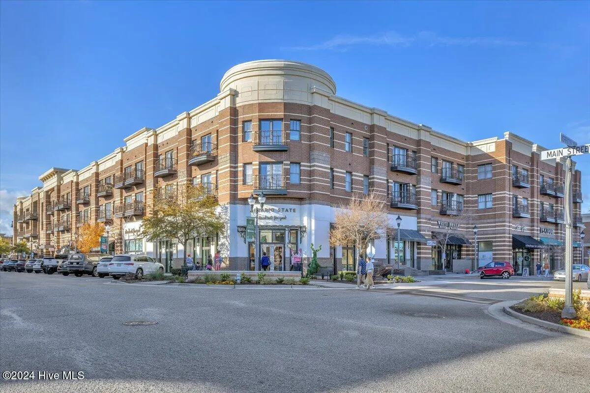 Wilmington, North Carolina 28405, United States, 2 Bedrooms Bedrooms, ,3 BathroomsBathrooms,Residential,Pending,25069