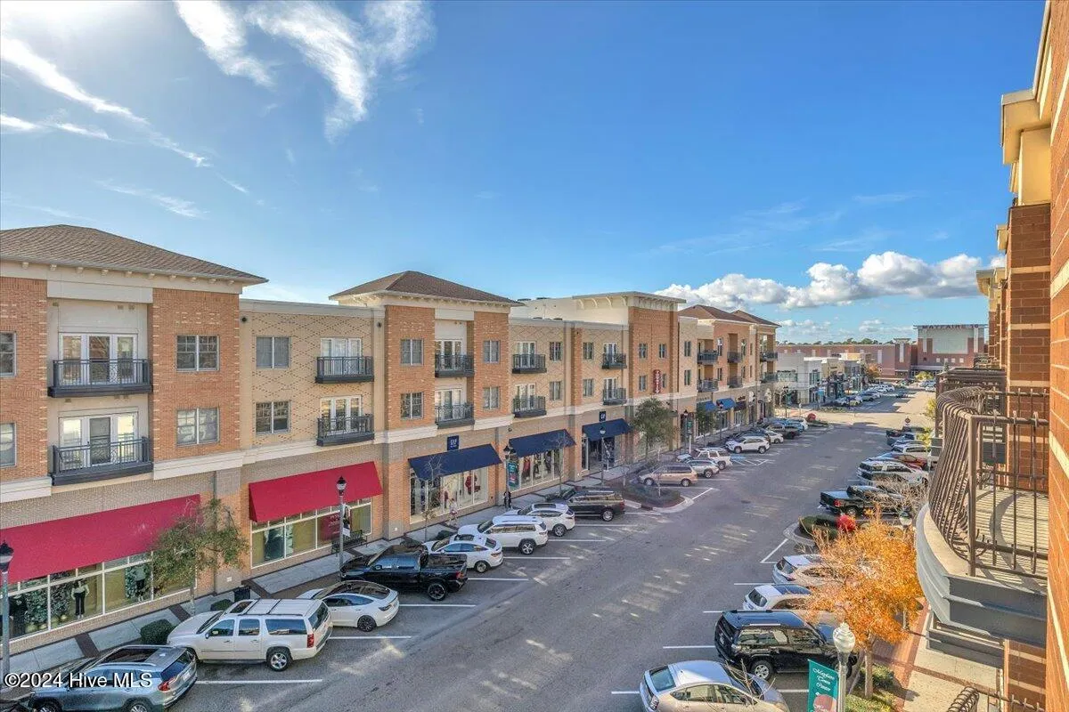 Wilmington, North Carolina 28405, United States, 2 Bedrooms Bedrooms, ,3 BathroomsBathrooms,Residential,Pending,25069