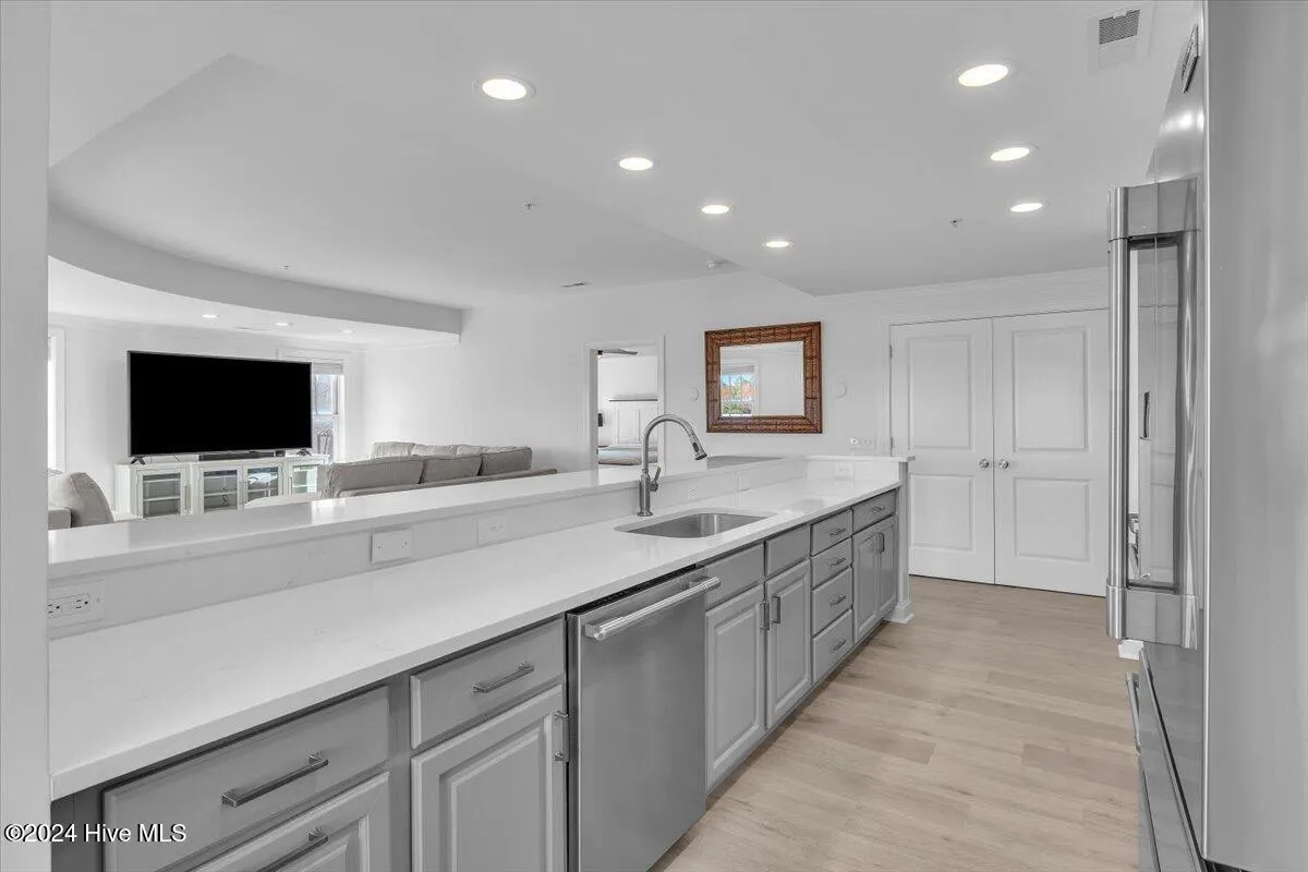 Wilmington, North Carolina 28405, United States, 2 Bedrooms Bedrooms, ,3 BathroomsBathrooms,Residential,Pending,25069