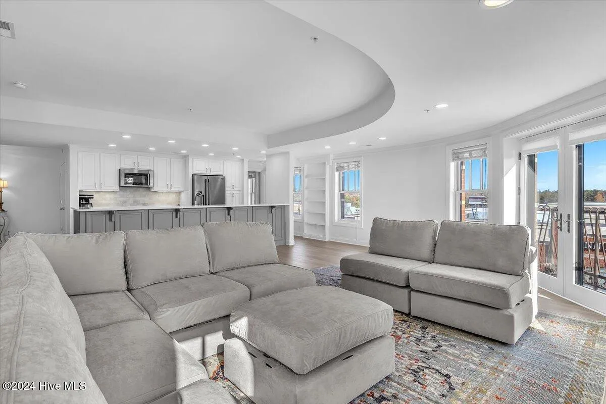 Wilmington, North Carolina 28405, United States, 2 Bedrooms Bedrooms, ,3 BathroomsBathrooms,Residential,Pending,25069