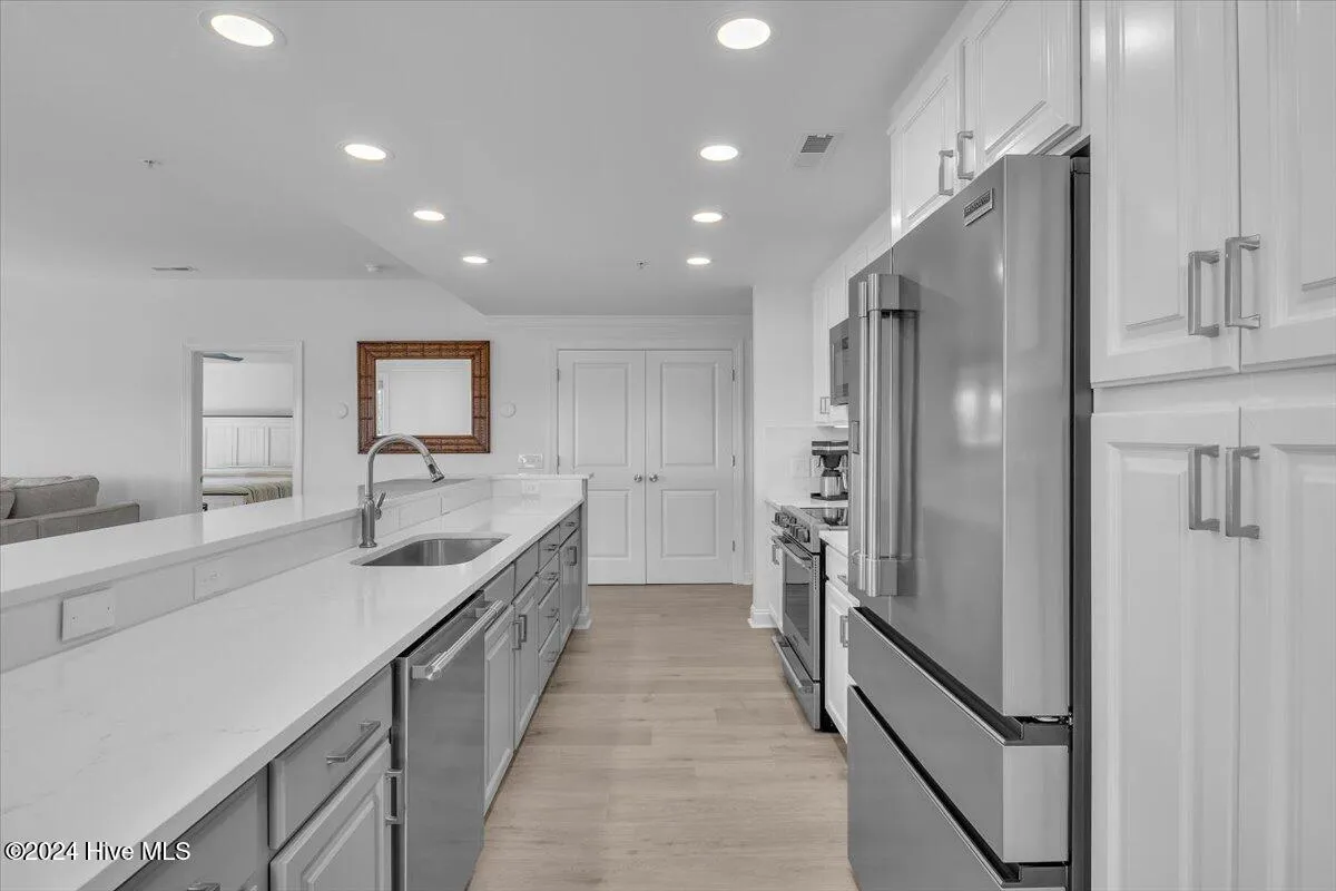 Wilmington, North Carolina 28405, United States, 2 Bedrooms Bedrooms, ,3 BathroomsBathrooms,Residential,Pending,25069