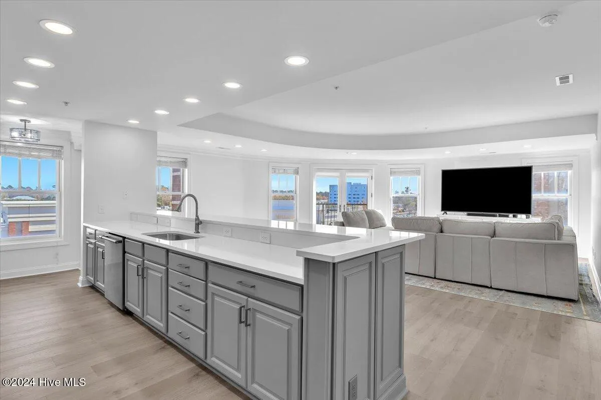 Wilmington, North Carolina 28405, United States, 2 Bedrooms Bedrooms, ,3 BathroomsBathrooms,Residential,Pending,25069