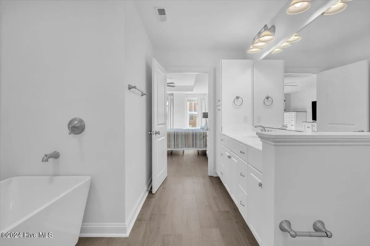 Wilmington, North Carolina 28405, United States, 2 Bedrooms Bedrooms, ,3 BathroomsBathrooms,Residential,Pending,25069