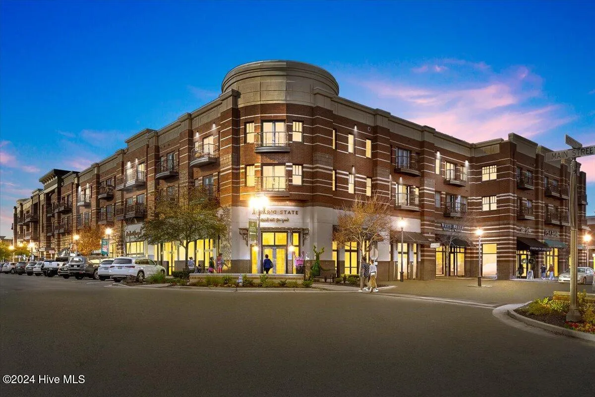 Wilmington, North Carolina 28405, United States, 2 Bedrooms Bedrooms, ,3 BathroomsBathrooms,Residential,Pending,25069