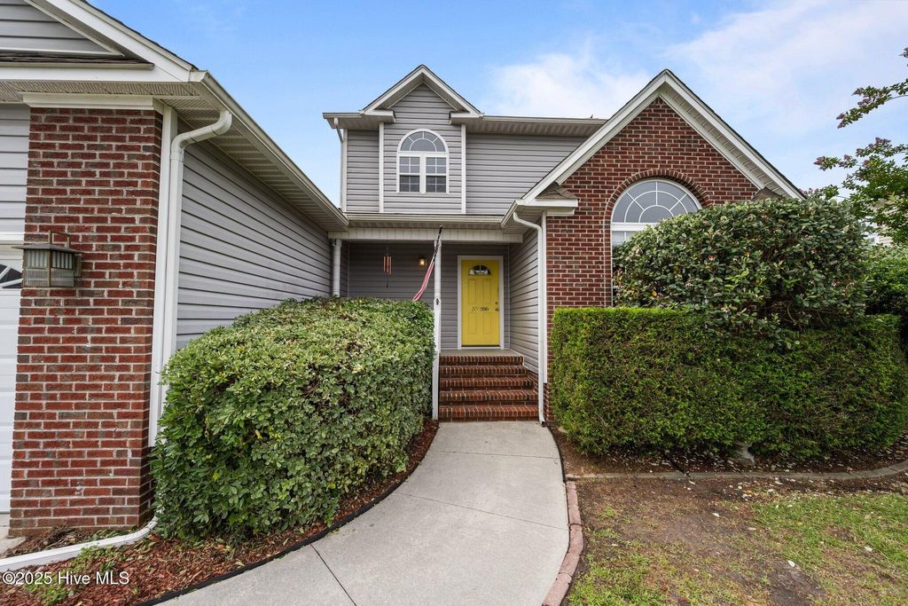 Photo of 206 Lansing Court, Jacksonville, NC 28540 (MLS # 100510475)