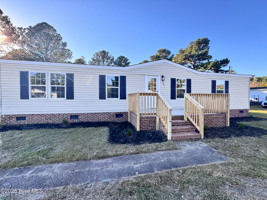 Photo of 106 Peppertree Lane, Raeford, NC 28376 (MLS # 100540306)