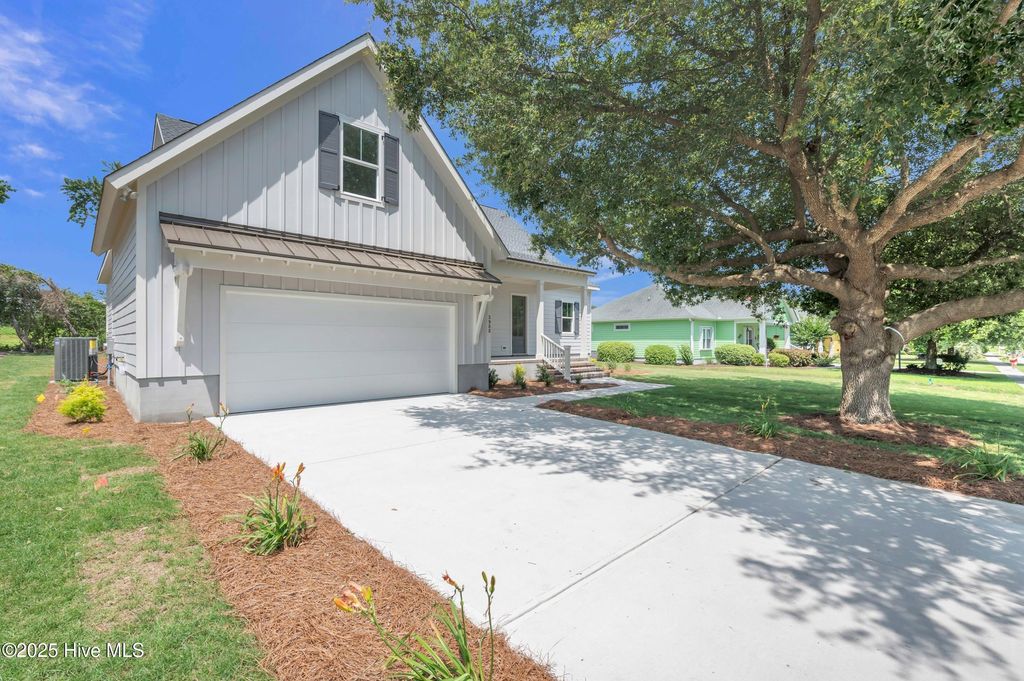 Photo of 5988 Gray Squirrel Path, Southport, NC 28461 (MLS # 100513628)