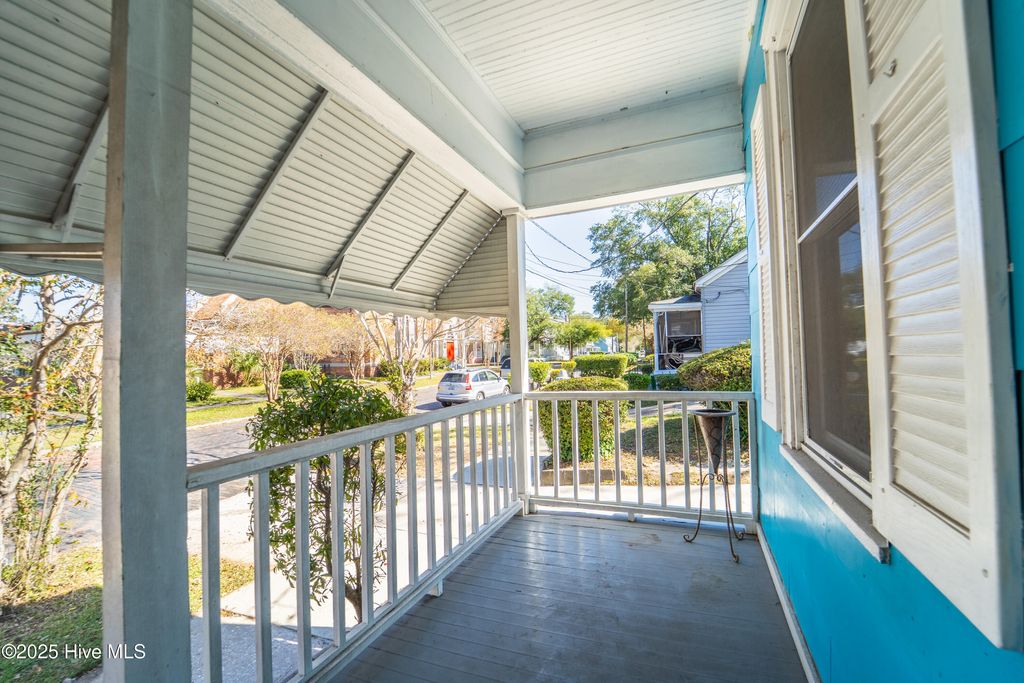 Photo of 512 Queen Street, Wilmington, NC 28401 (MLS # 100538912)