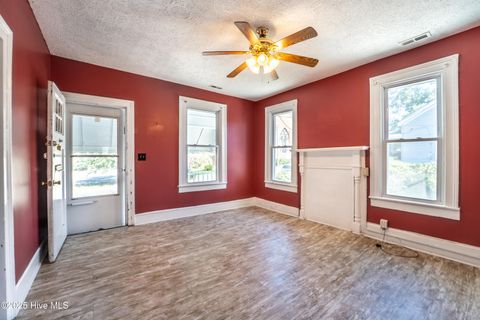 Tiny photo for 512 Queen Street, Wilmington, NC 28401 (MLS # 100538912)
