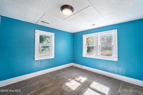 Tiny photo for 512 Queen Street, Wilmington, NC 28401 (MLS # 100538912)