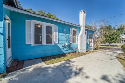Tiny photo for 512 Queen Street, Wilmington, NC 28401 (MLS # 100538912)