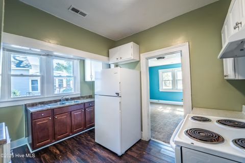 Tiny photo for 512 Queen Street, Wilmington, NC 28401 (MLS # 100538912)