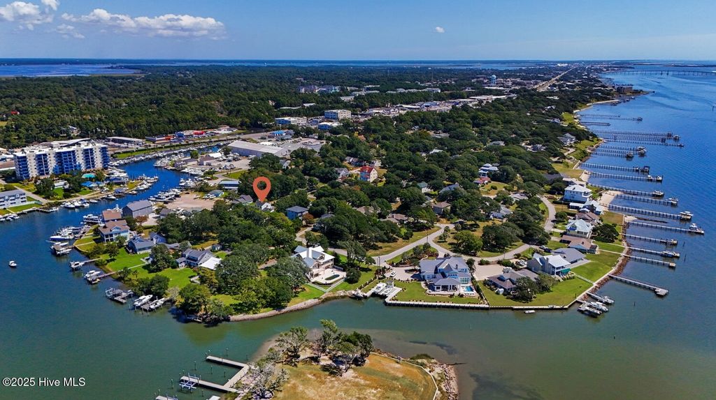 Photo of 205 Roanoke Avenue, Morehead City, NC 28557 (MLS # 100533738)