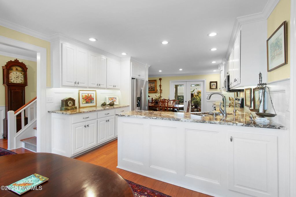Photo of 205 Roanoke Avenue, Morehead City, NC 28557 (MLS # 100533738)