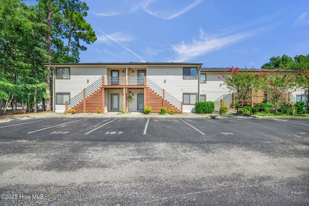 Photo of 1507 Military Cutoff Road #Apt 207, Wilmington, NC 28403 (MLS # 100518514)