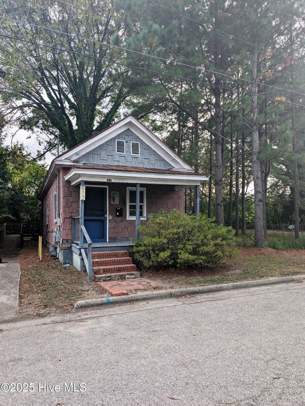 Photo of 912 Atlantic Street E, Wilson, NC 27893 (MLS # 100536898)