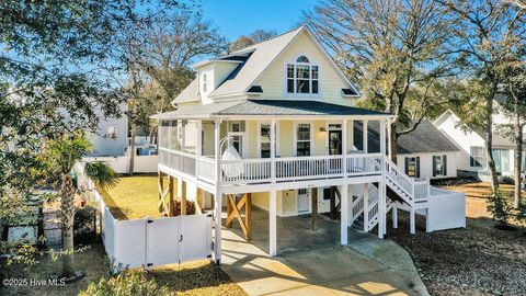 A home in Oak Island