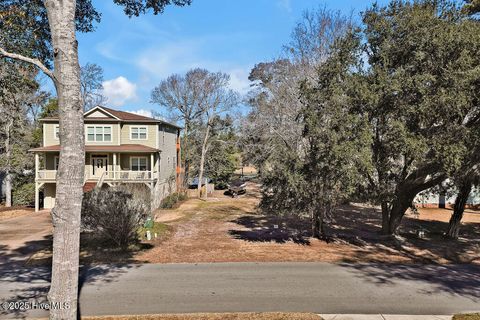 A home in Oak Island