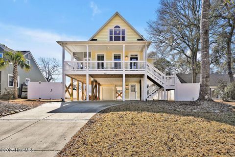 A home in Oak Island