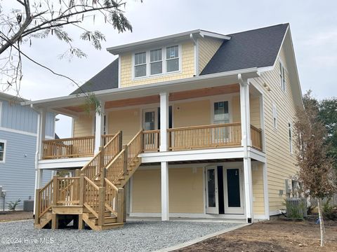 A home in Oak Island