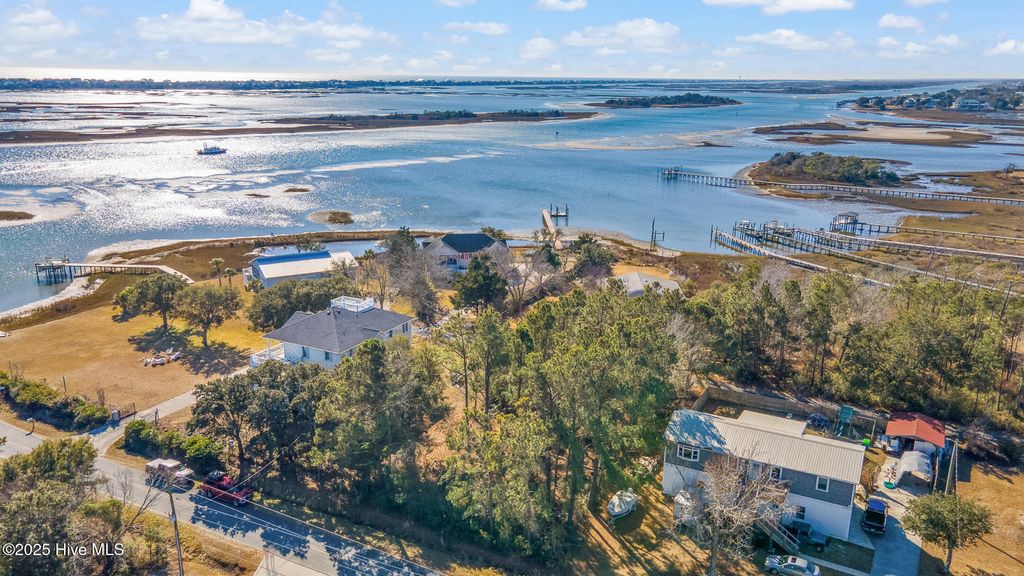Photo of 4 Watts Landing Rd Road, Hampstead, NC 28443 (MLS # 100483189)