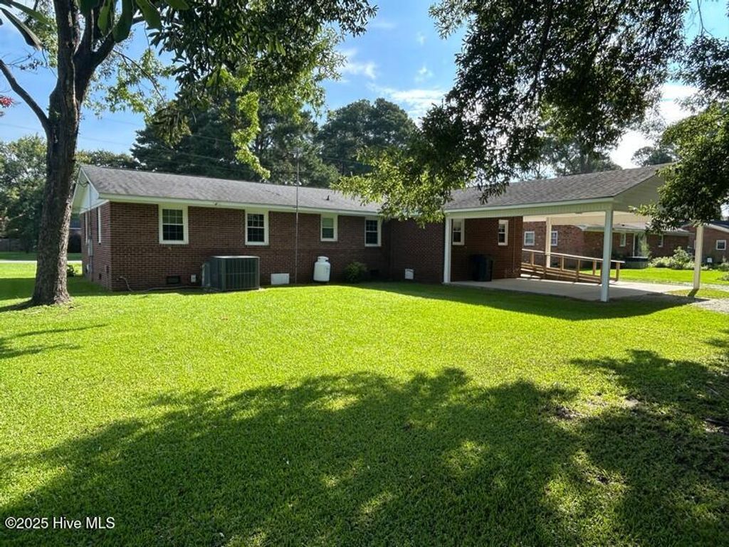 Photo of 111 Colonial Drive, Clinton, NC 28328 (MLS # 100525066)