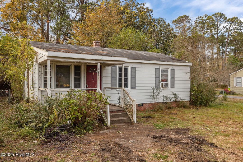 Photo of 208 S Glenburnie Road, New Bern, NC 28560 (MLS # 100543309)