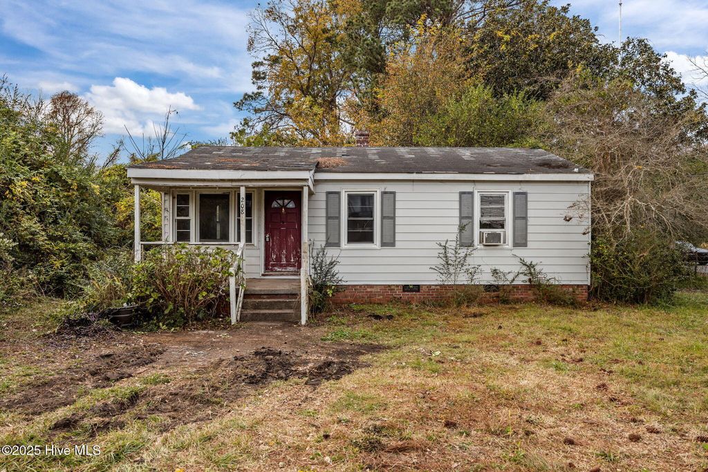 Photo of 208 S Glenburnie Road, New Bern, NC 28560 (MLS # 100543309)